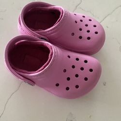 Kids Girls Pink Fuzzy Crocs Size 8 Worn Inside