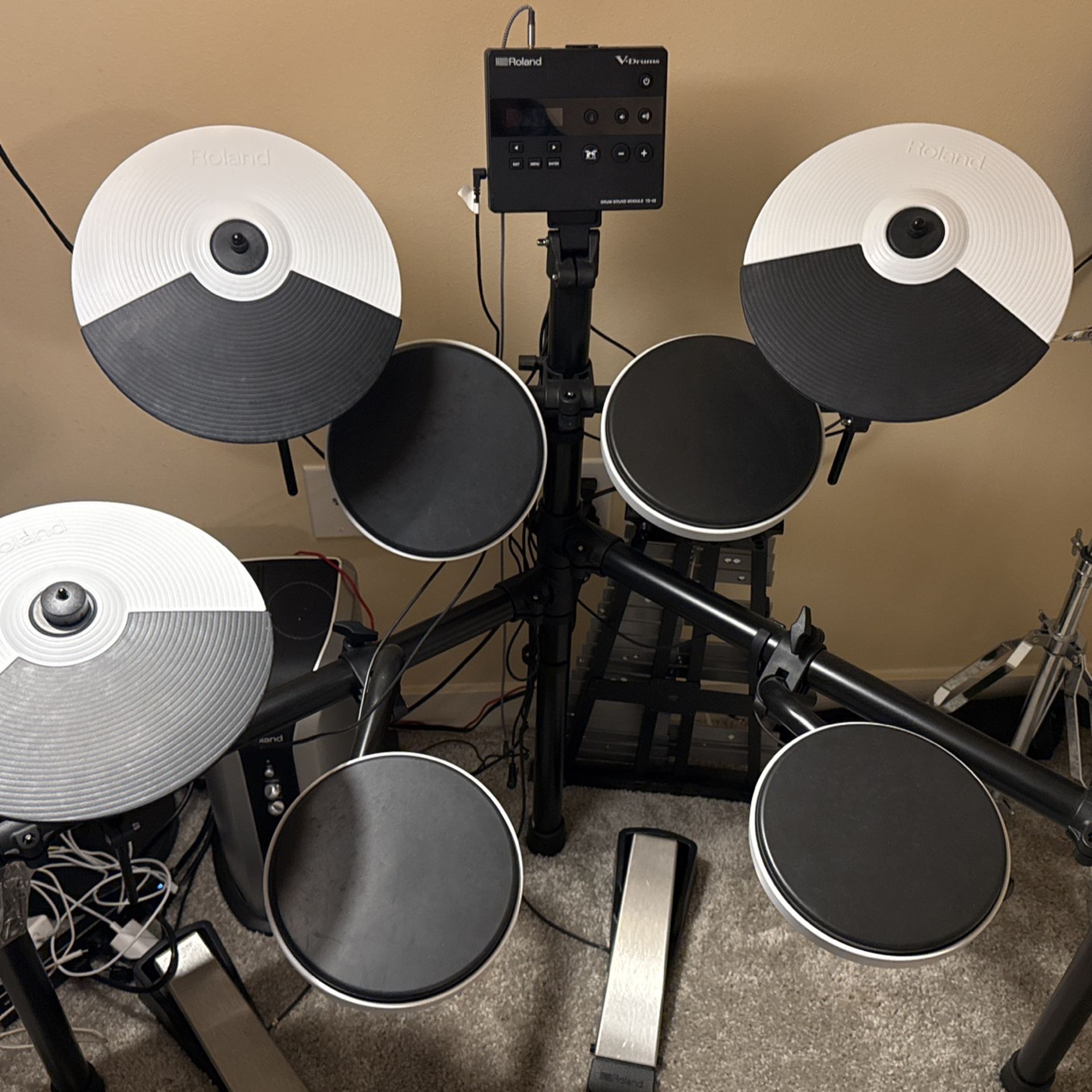 TD 02K - Roland V-DRUMS KIT W/ STAND TD2K