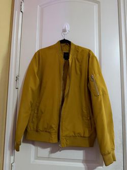 Men’s L yellow Jacket