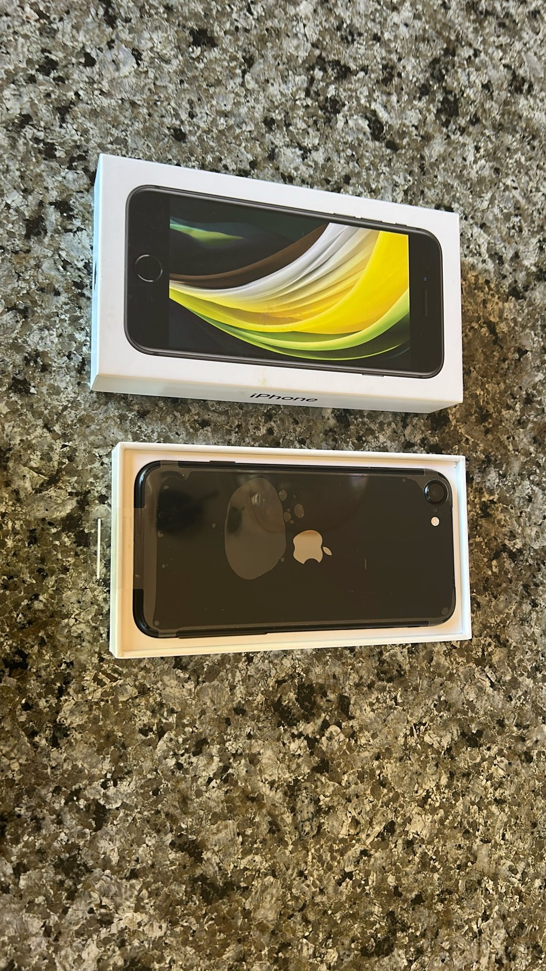 IPhone SE 64gb T-Mobile Metro With Box New