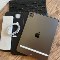 iPad Pro 11” (Face ID / 2020 model) 2nd Generation 128GB with keyboard case,  pen & Accessories 