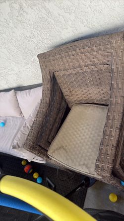 Set of 3 patio chairs