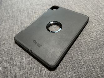 OtterBox Defender Series Case for iPad Pro 11-inch