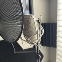 Neumann TLM 49