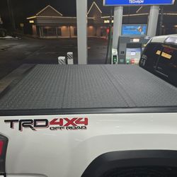 TONNEAU COVER for TOYOTA TACOMA 2016-2023 5ft BED