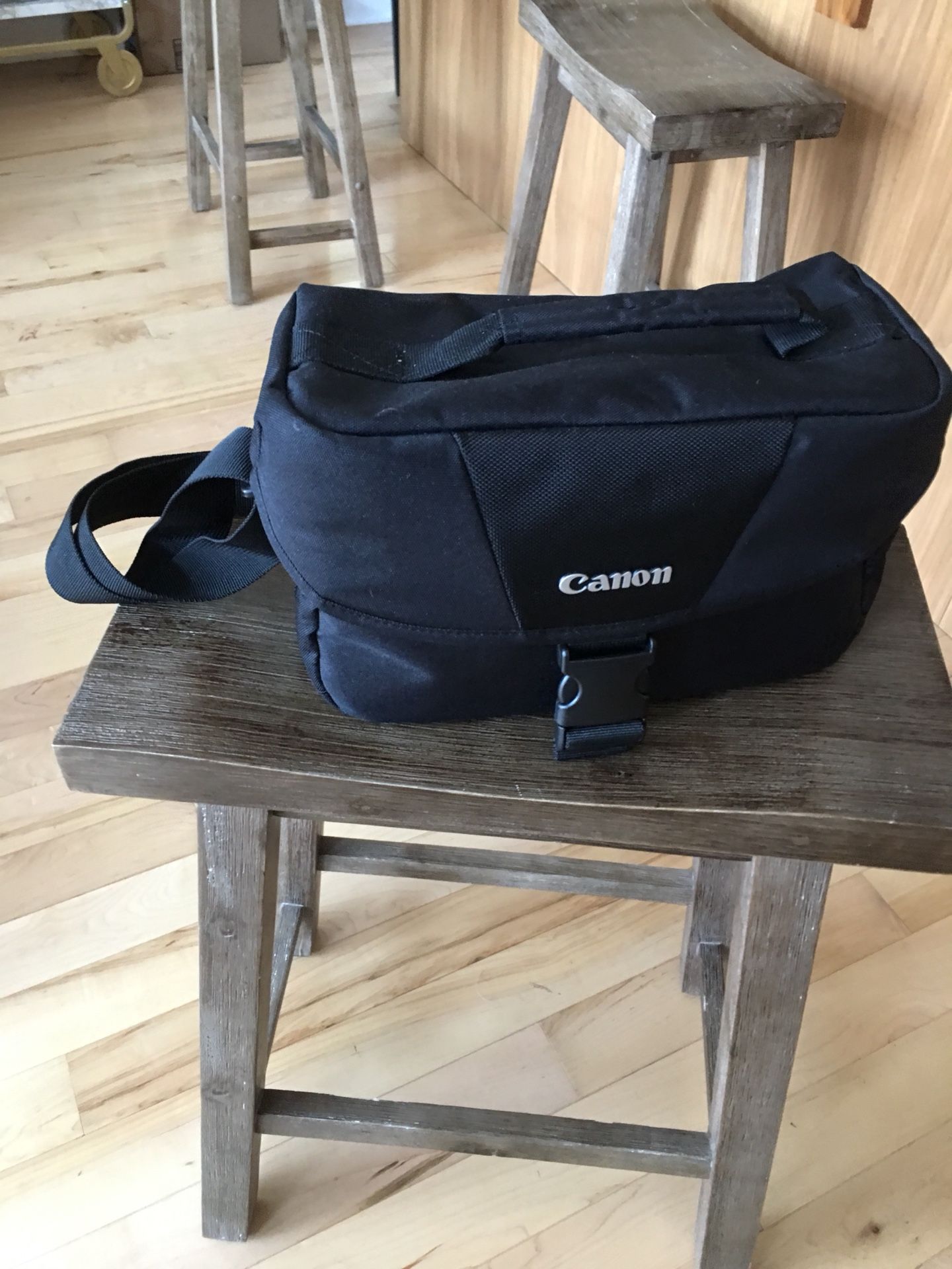 Canon Camera Bag - Over the Shoulder