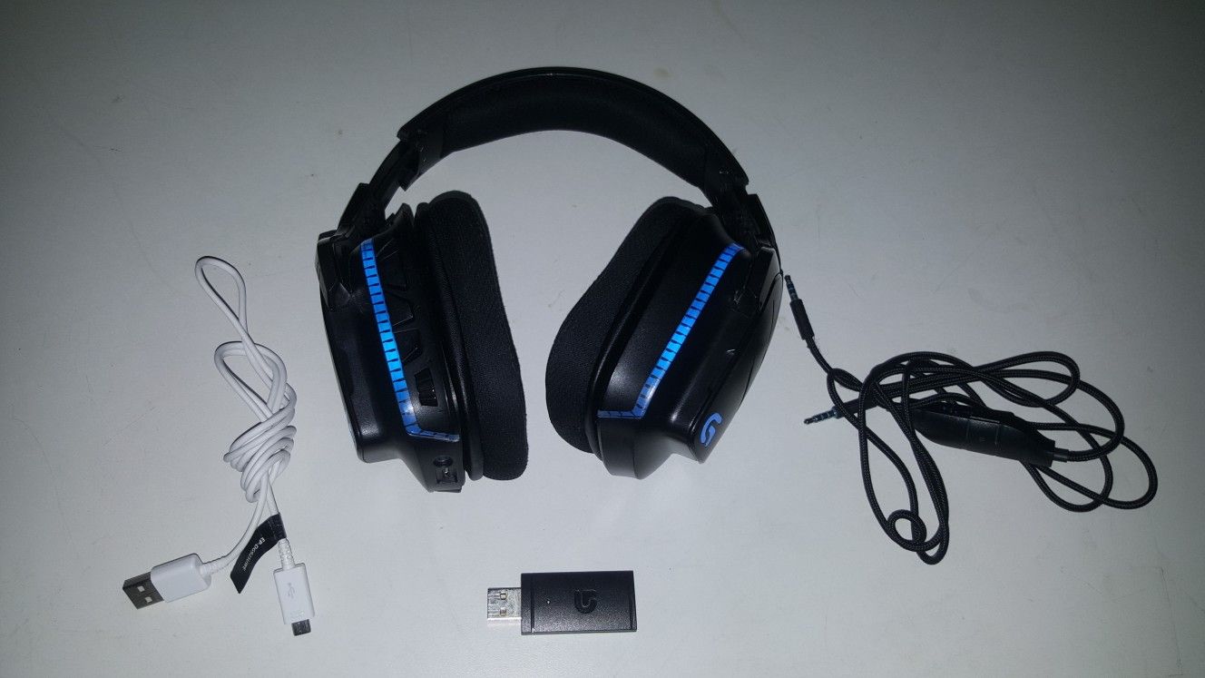 Logitech G933 Wireless gaming headphone