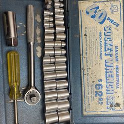 Vintage socket set