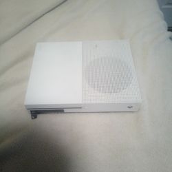 Xbox One With Controller 