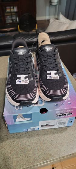 Skechers Women's Swift Fit Sneaker Shoes (Size 9) Black/Purple 179313S