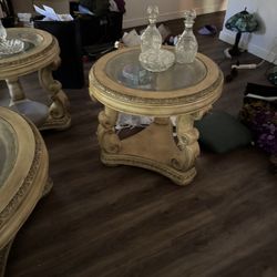 Coffe Table And End Tables