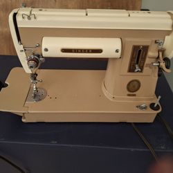 Vintage Singer Sewing Machine 
