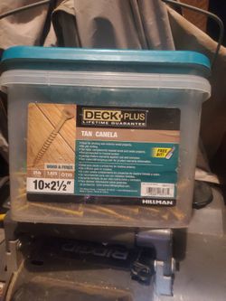 10 X 2 1/2" Tan Deck Plus Screws