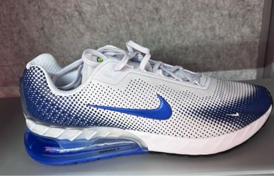 Nike Air Max Phoenix  SRP $155 size 13