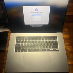 2019 Macbook Pro 16 Inches 2.6GHz 32GB intel i7 6-Core 512GB 45 Count Battery comes CASE & CHARGE