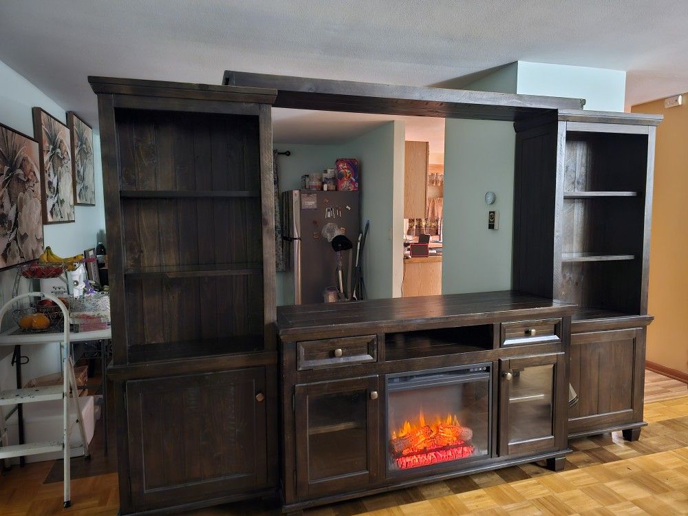 Signature By Ashley Entertainment Center With Fireplace