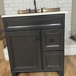 Bathroom cabinet