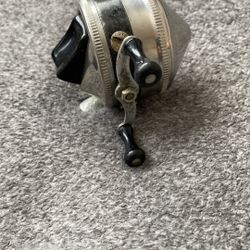Vintage Zebco 33 Fishing Reel -Works Great