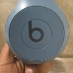 Apple Beats 2 Months Old Like New