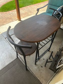 Mesa y sillas