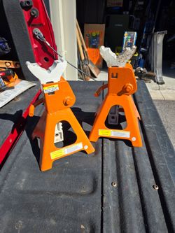 Nice Set Of 3 Ton Jack Stands. "CHECK OUT MY PAGE FOR MORE DEALS "