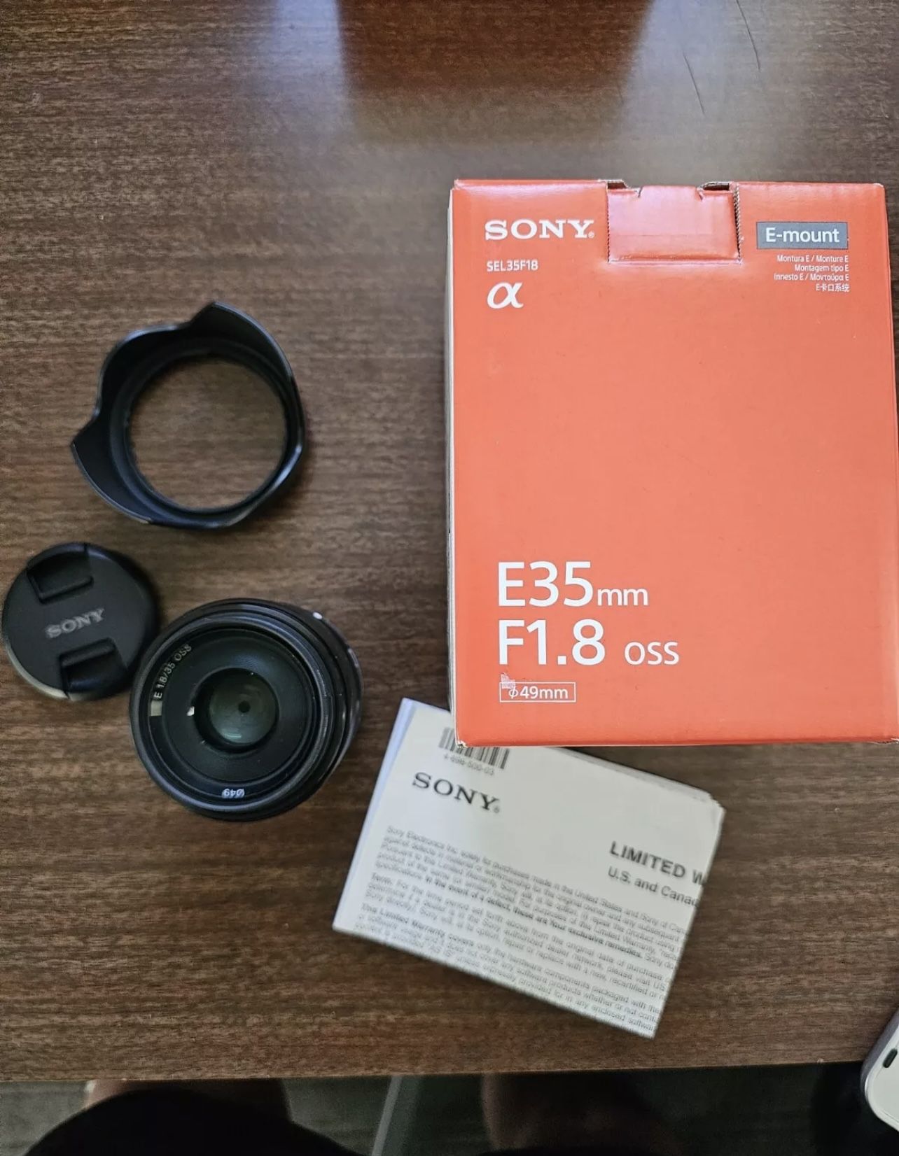 Sony SEL 35mm F/1.8 OSS Lens
