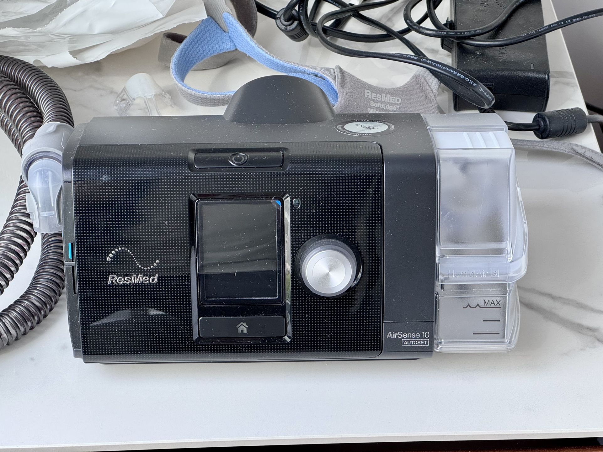 ResMed Airsense 10 with all accessories