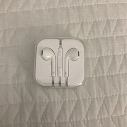 Brand New Apple Head Phones