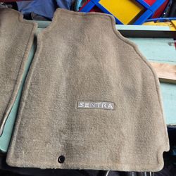 Sentra floor mats like new
