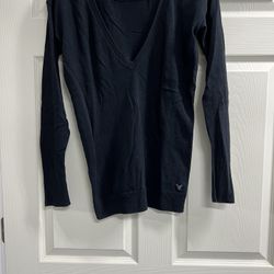 American Eagle Black Long Sleeve V Neck Top - Size Medium - GUC
