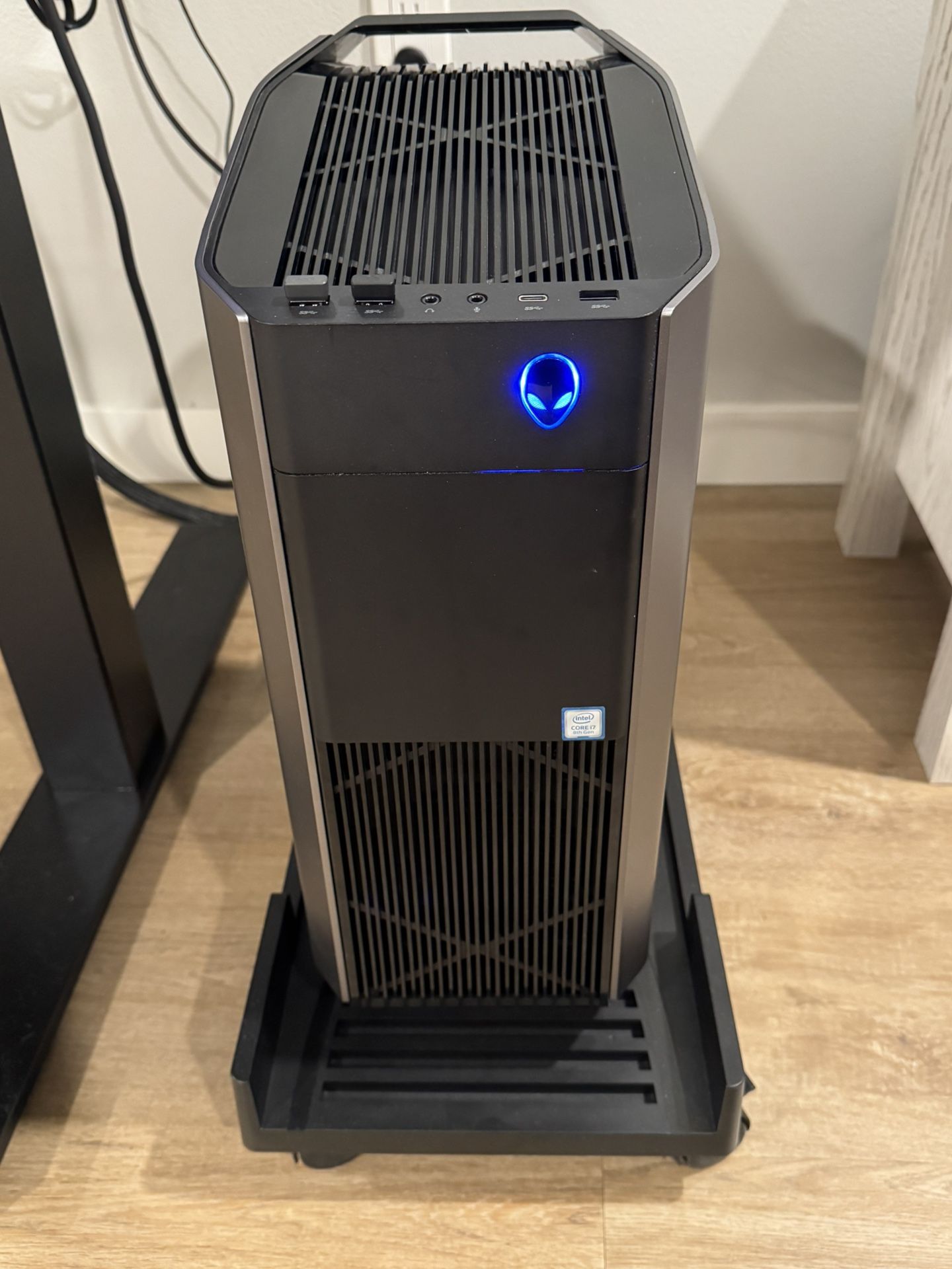 Alienware Aurora R7 Gaming Desktop – GTX 1080, i7-8700K, 16GB RAM