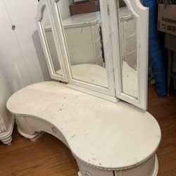 3 Peaces Antique Wood Cash Only 