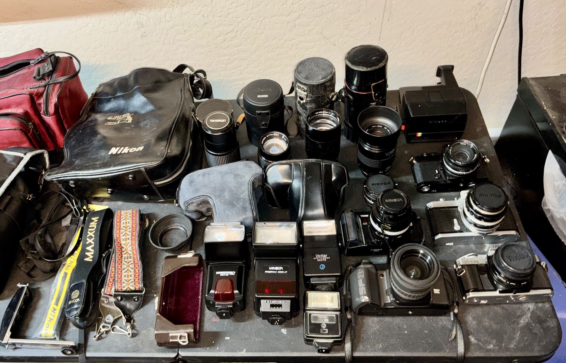 35mm SLR Film Cameras, Lenses, Cases, Bags, Straps, Flash Photography Equipment