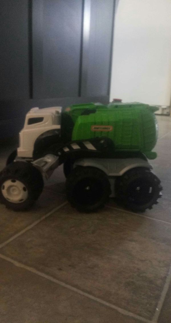 stinky the trash truck