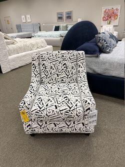 Fusion High Point Showroom Chair - Black And Cream | Armchair