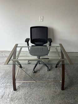 Glass disk with chair