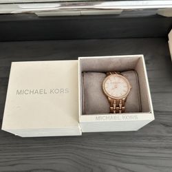Beautiful Michael Kors Rose gold Watch 