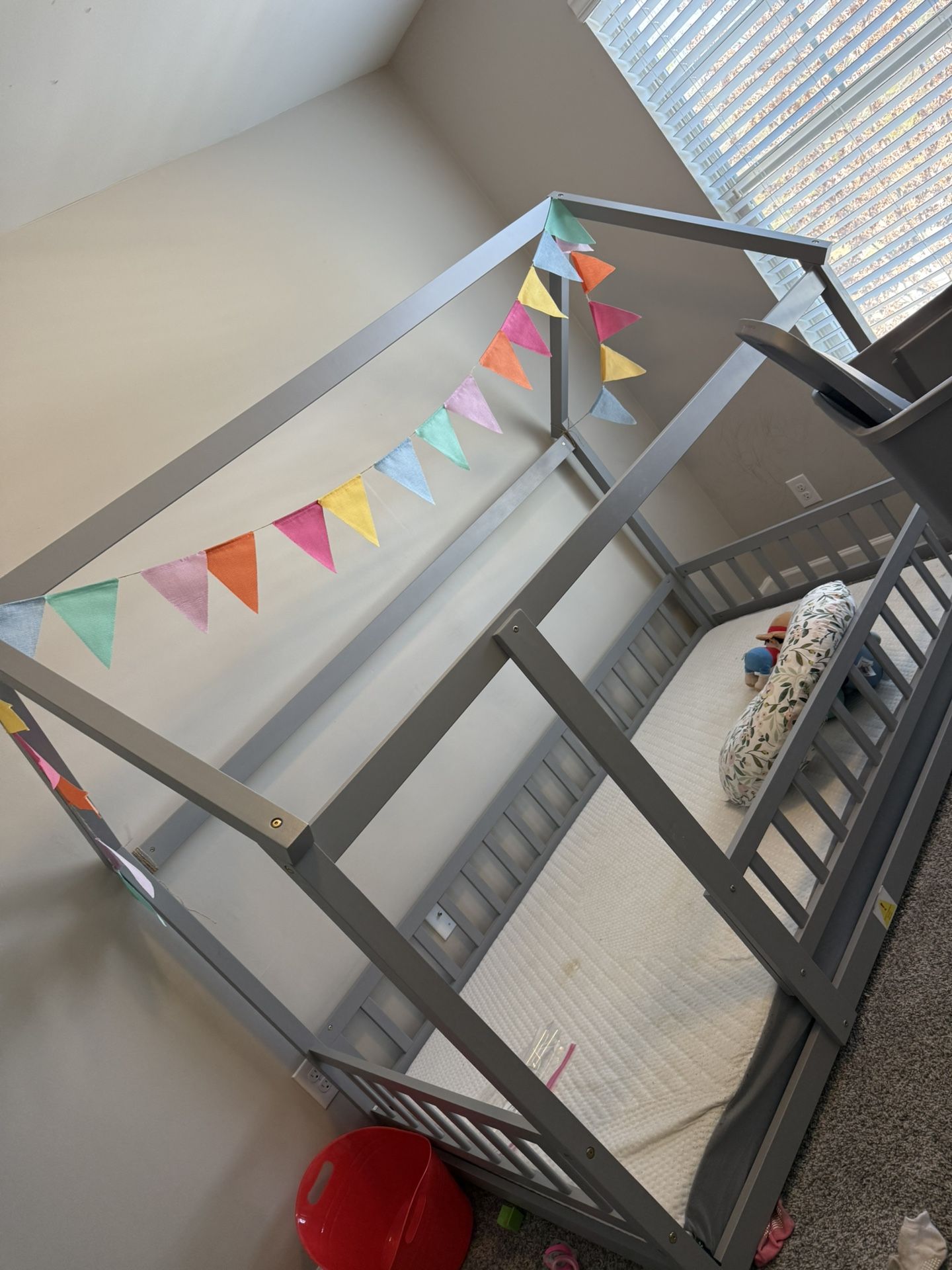Twin Bed 