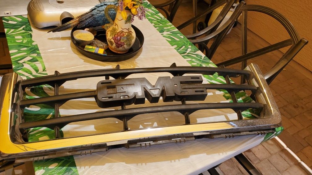 Gmc Sierra Grill OEM