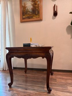 Vintage Hekman Solid Wood End Table – French Provincial