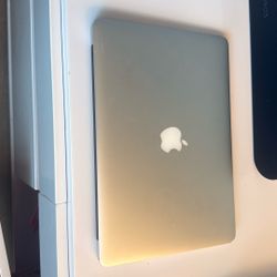 MacBook Air 13” – CHEAP (READ)