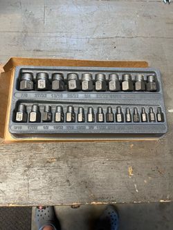 Snap On screw extractor kit