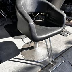 Free barber chair