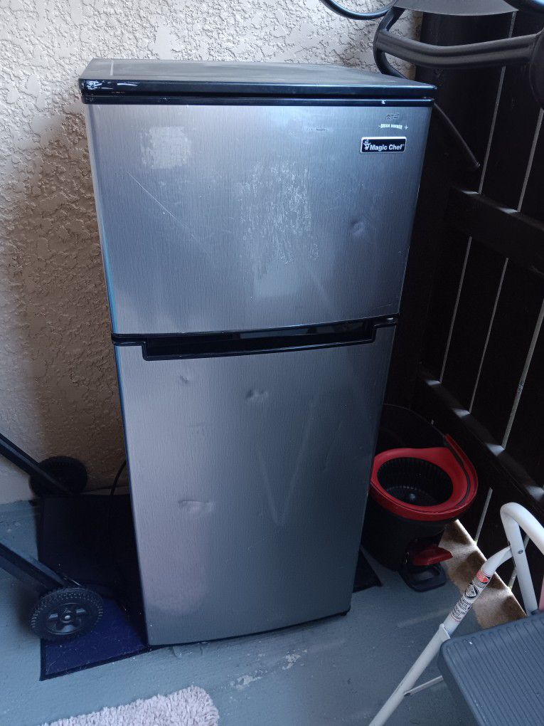 Magic Chef Refrigerator W/ Freezer  3 Feet tall