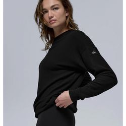 Woman’s ALO SOHO PULLOVER BLACK  