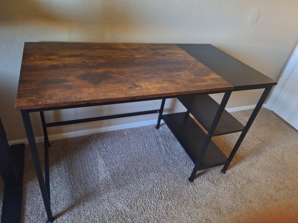 45" Woodtop Desk With Shelves 