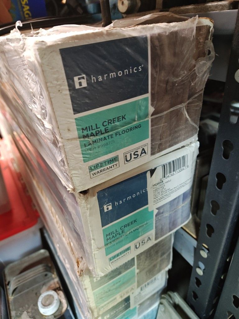 Harmonics Mill Creek Maple Laminate Flooring Costco 998771