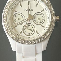 Girls Ladies White Fossil Watch With Crystal Bezel 