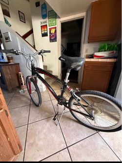 Schwinn Midtown 21-Speed Cruiser Bike