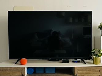 📺 VIZIO 55” 4K UHD Smart TV – $150 OBO